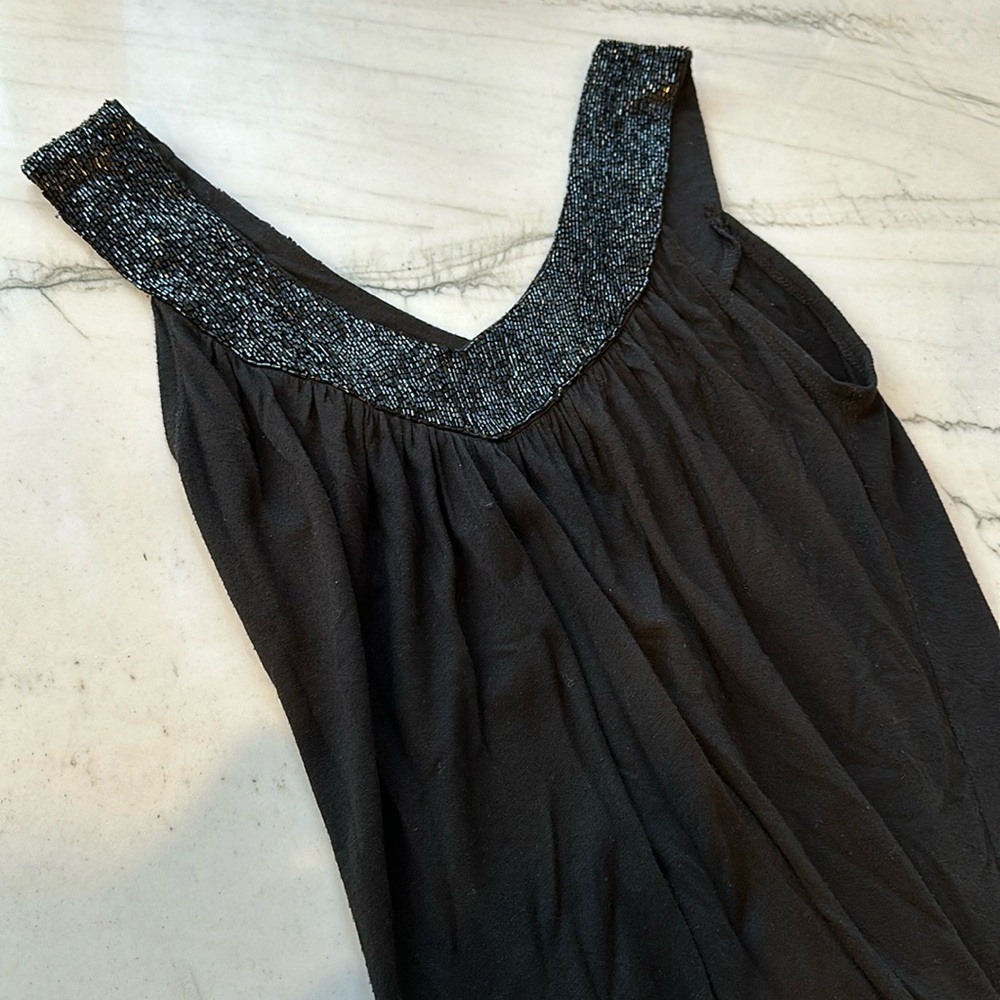 Mattie M sequence v neck tank. Size M